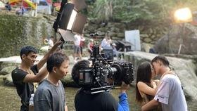 摄影花絮视频最全,幕后瞬间，揭秘镜头背后的精彩瞬间